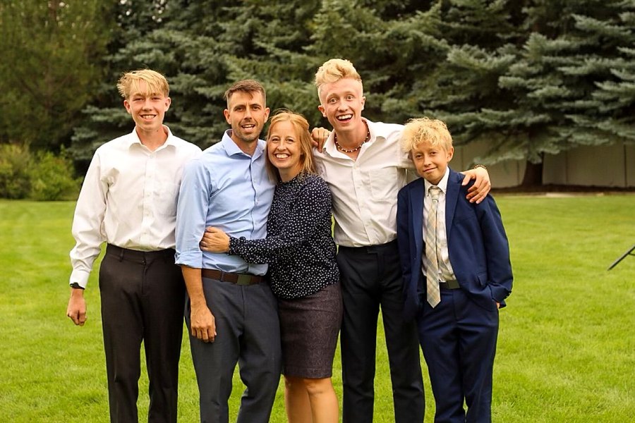 Alex Hart with his family